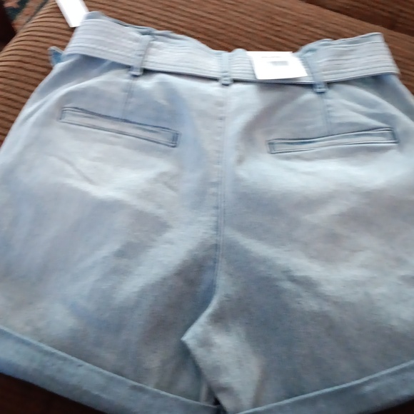 NWT Gloria Vanderbilt Denim Vacation Shorts In Saltmarsh Rinse■ Size 6 - Picture 7 of 14